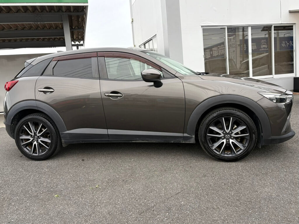 マツダ CX-3（チタニウムフラッシュ）サイドビュー — クルマテラスにて納車