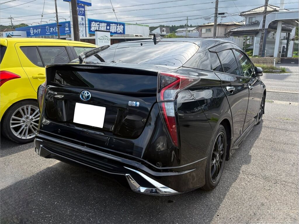 トヨタ プリウス リアビュー