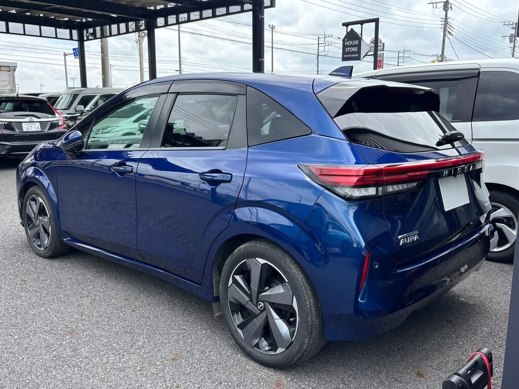 日産 ノート オーラ リアビュー