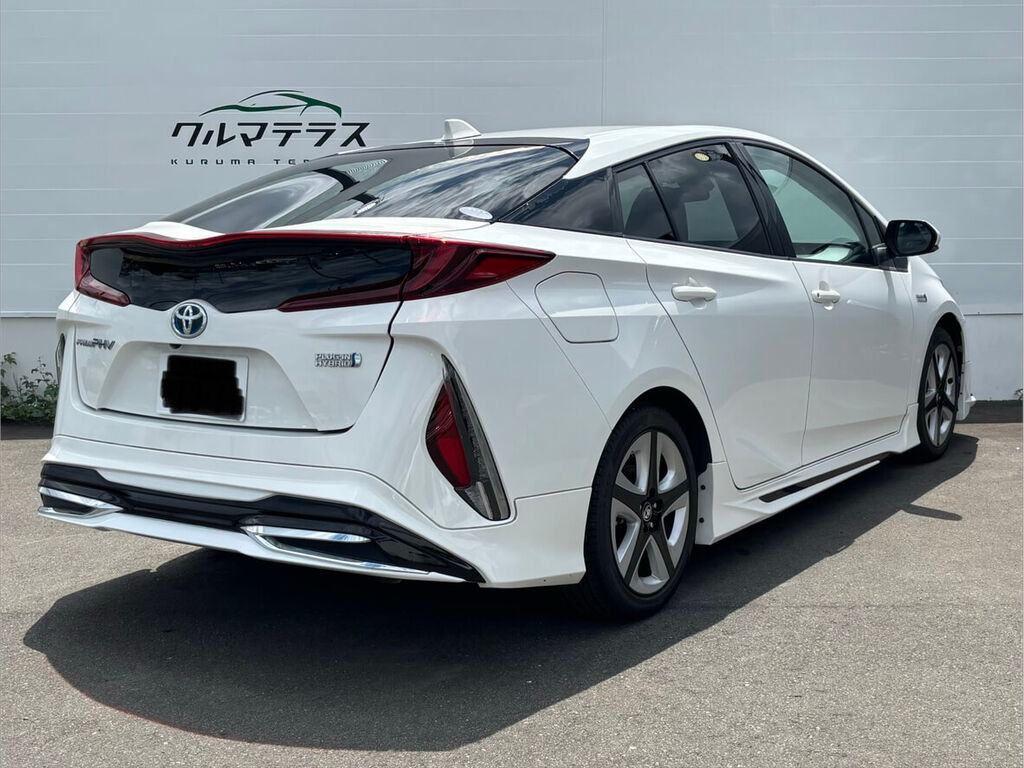 トヨタ プリウスPHV リアビュー