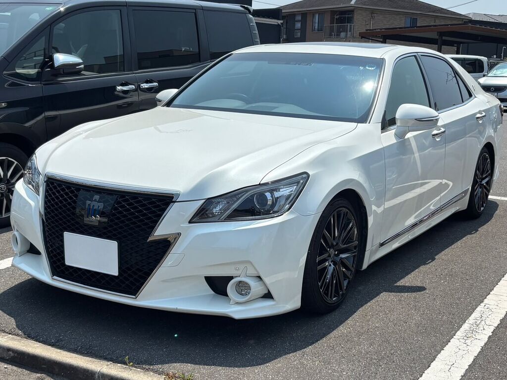トヨタ クラウン アスリート（ホワイトパール）フロントビュー — クルマテラスにて納車