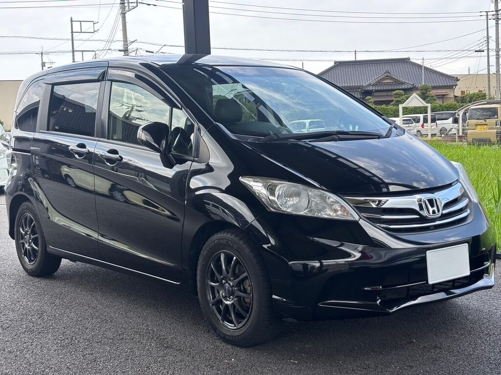 ホンダ フリード ブラック フロント