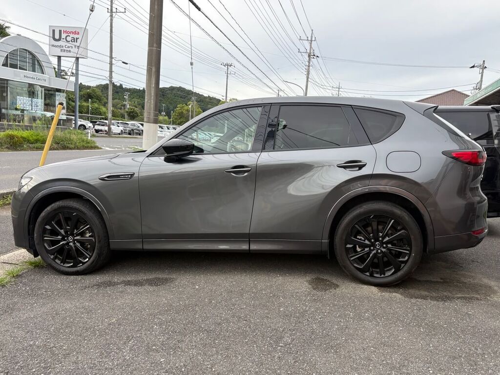 マツダ CX-60 側面。ロングノーズのSUVシルエットとブラックホイール